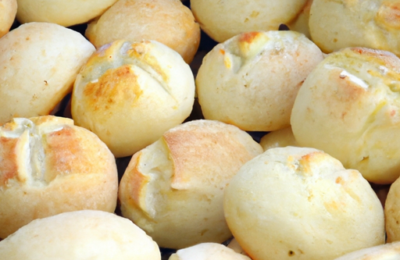 Qual a Diferença entre Pão de Queijo e Pão de Batata?